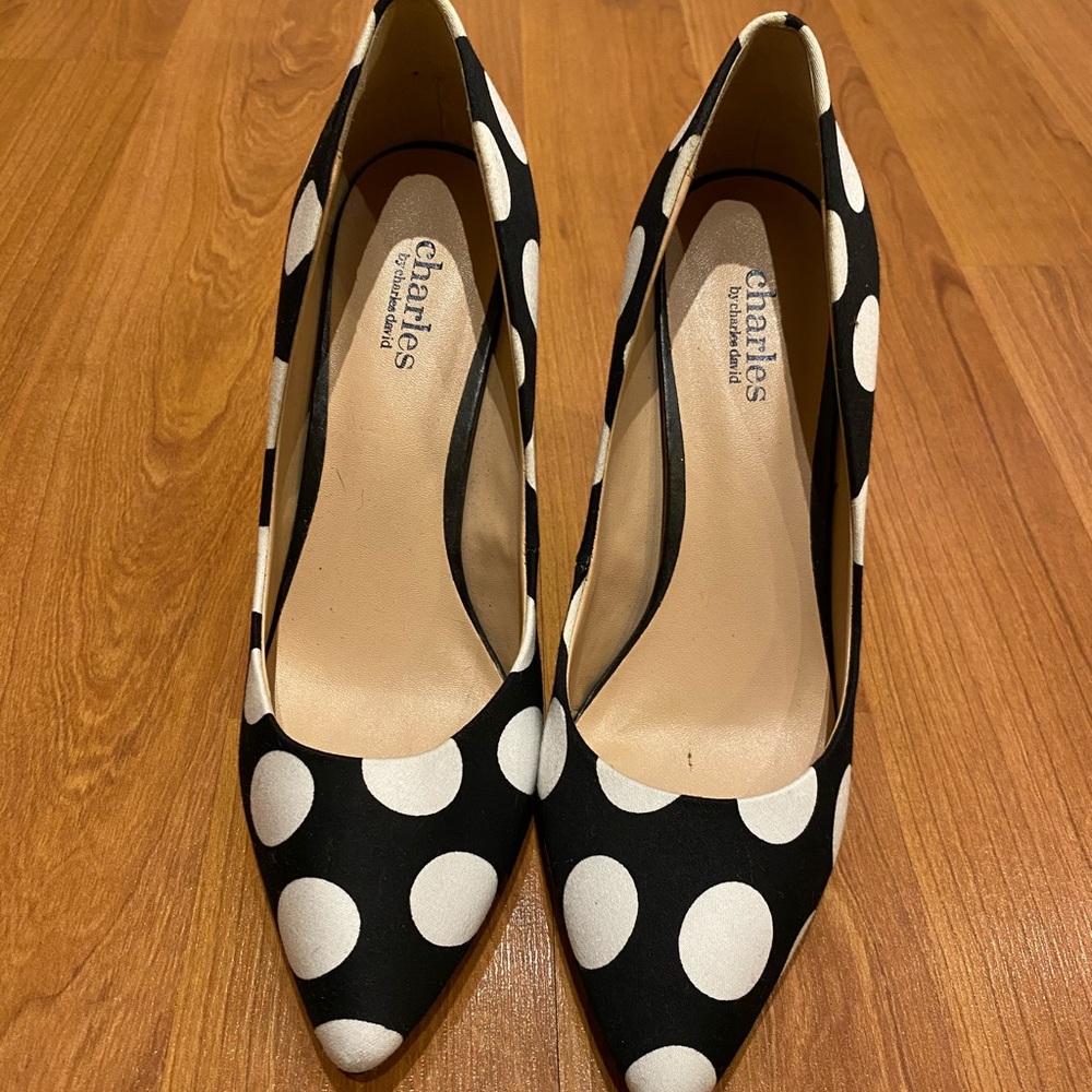 Dotted shoes on high heels
